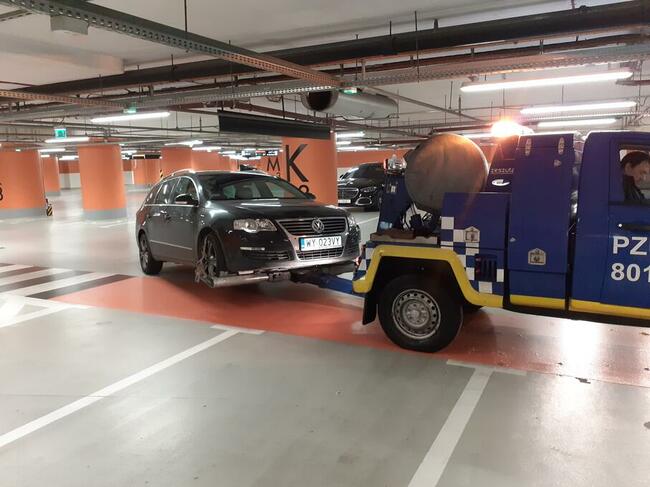 Holowanie z garaży wielopoziomowych podziemnych Warszawa