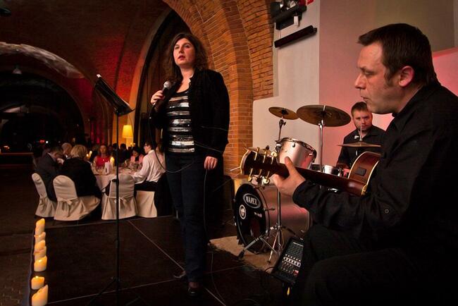 Kolędy na Wigilię firmową, kolędowanie, duet piano wokal