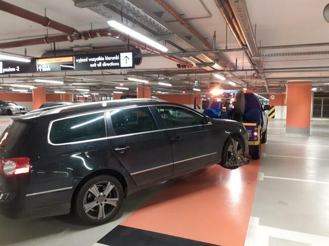 Holowanie z garaży wielopoziomowych podziemnych Warszawa