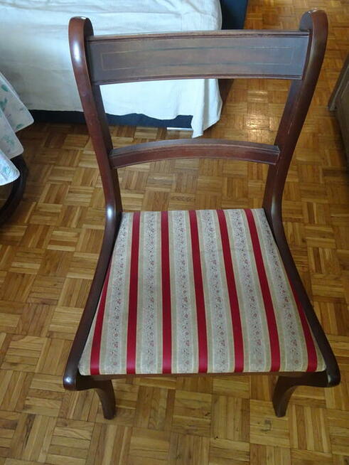 Sprzedam 6 krzeseł + duży stół