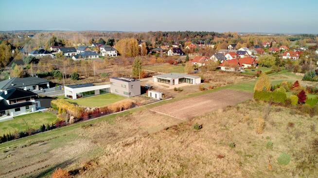 Nowoczesny dom w Młochowie - przestrzeń, cisza