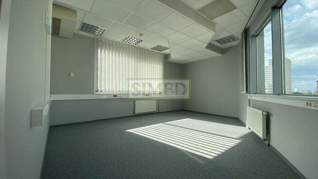 Biuro 5 minut od stacji metra , autobus , tramwaj