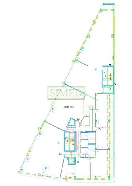 Nowoczesny biurowiec blisko lotniska