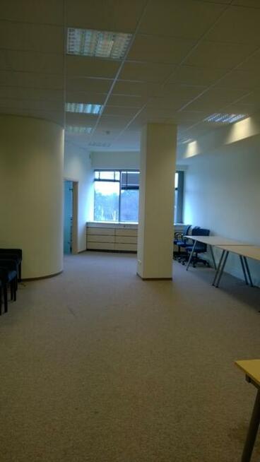 Sala konferencyjna , recepcja , parking , PKP