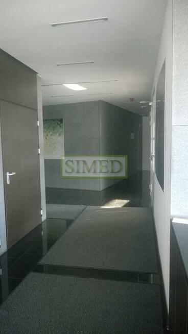 Biurowiec przy obwodnicy Warszawa