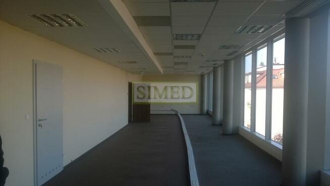 Biurowiec przy obwodnicy Warszawa