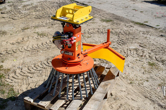 Szczotka do usuwania chwastów na koparkę