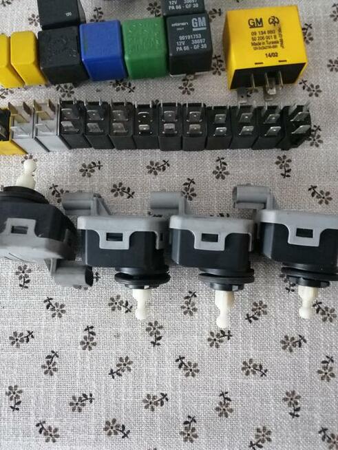 RÓŻNOŚCI ŻARÓWKI, PRZEKAŻNIKI OPEL ASTRA G I ZAFIRA A