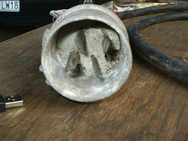 Sprzedam wtyk prądowy trójfazowy, aluminiowy, 32A/500V