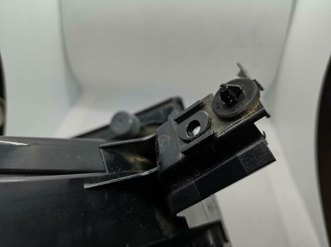 Obudowa mocowania lampa lewa tył C4 Picasso 9673164880