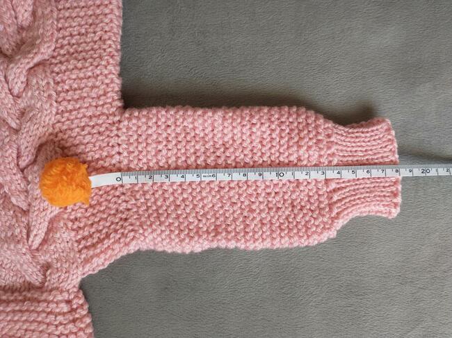 Ręcznie robiony kombinezon niemowlęcy z kapturem - świnka