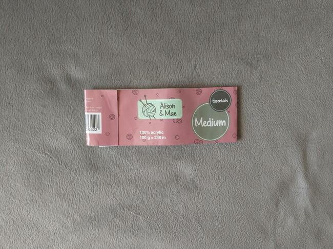 Ręcznie robiony kombinezon niemowlęcy z kapturem - świnka