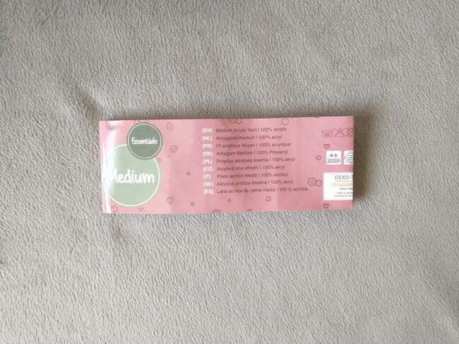 Ręcznie robiony kombinezon niemowlęcy z kapturem - owieczka