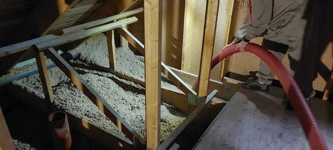 Wdmuchiwanie izolacji, włókno drzewne Steico, - docieplenia