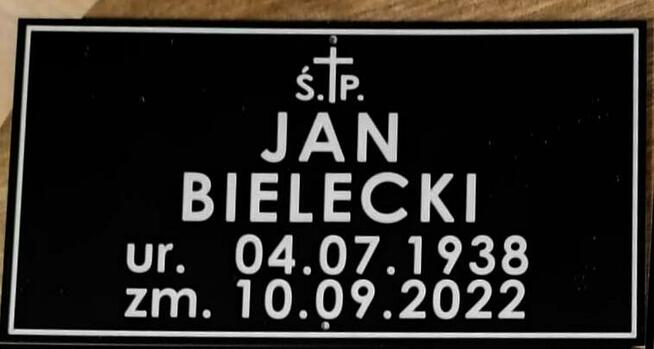 Tabliczka na urnę trumnę krzyż