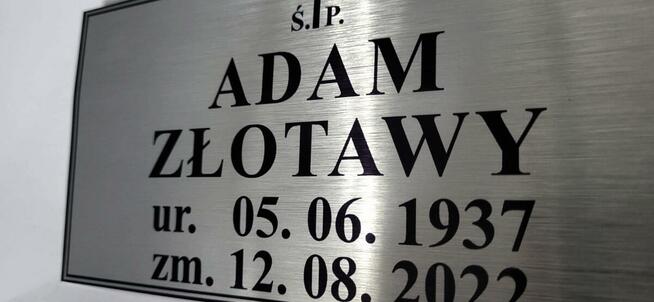 Tabliczki na trumnę urnę krzyż