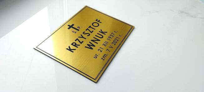 Tabliczka na urnę trumnę krzyż