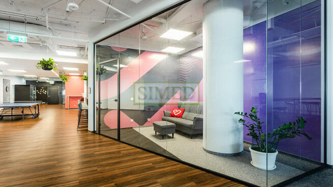 Profesjonalny biurowiec , recepcja , usługi Ochota