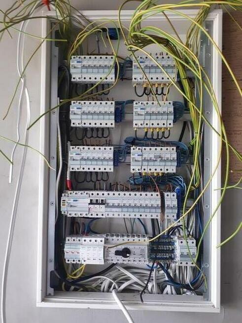 Firma GM Usługi Elektryczne. Elektryk Białystok