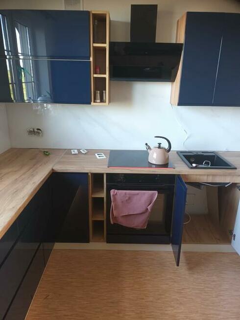 Szkło laminowane z grafiką - pomiar, montaż. Konkurencyjne