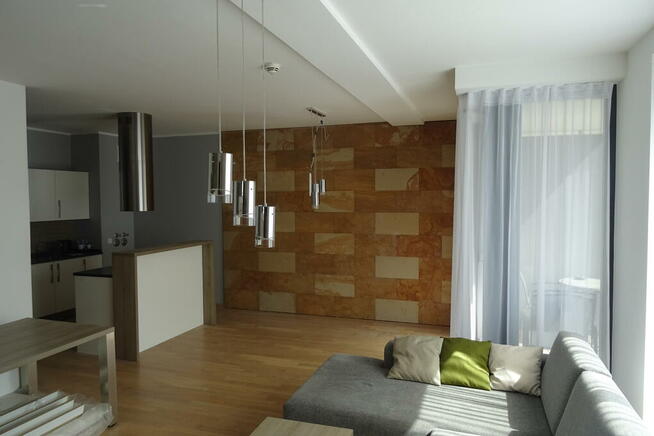 Płyty kamienne do wnętrz na ściany salonu kuchni loftu