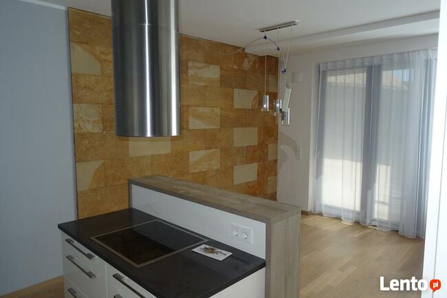 Płyty kamienne do wnętrz na ściany salonu kuchni loftu