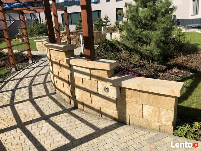 Kamień murowy rzędowy cięty łupany z piaskowca polskiego