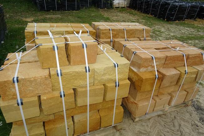 Kamień murowy rzędowy cięty łupany z piaskowca polskiego