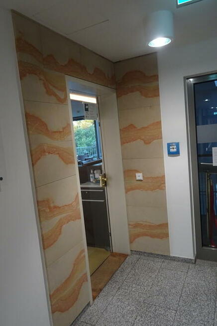 Płyty kamienne do wnętrz na ściany salonu kuchni loftu