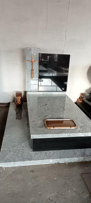 Nagrobki schody parapety