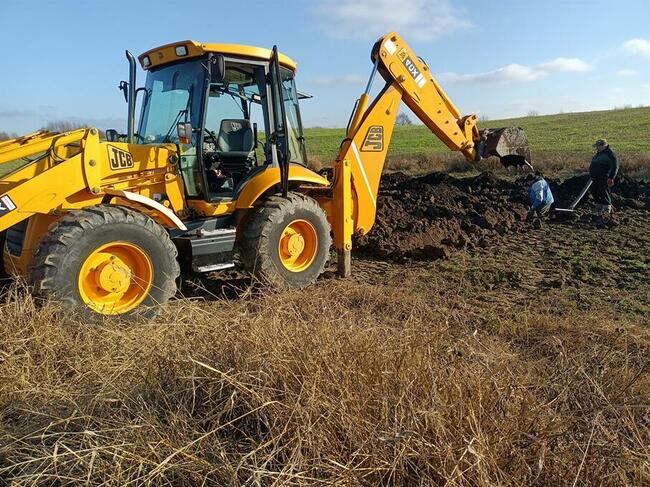 Usługi Rozładunek i załadunek palet i innych materiałów.