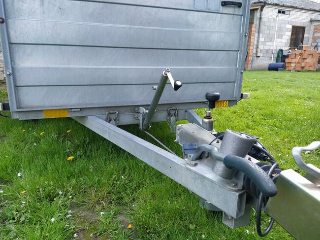 Przyczepa bpw kontener izoterma box 750 kg