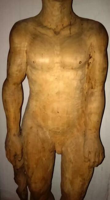 Rzeźba: Wpatrujący Mężczyzna - Lite Drewno STOJĄCA HANDMADE