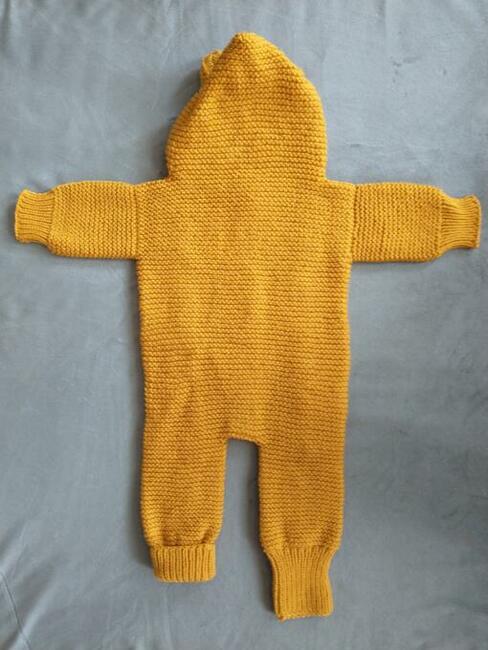 Ręcznie robiony kombinezon niemowlęcy z kapturem - słoneczko