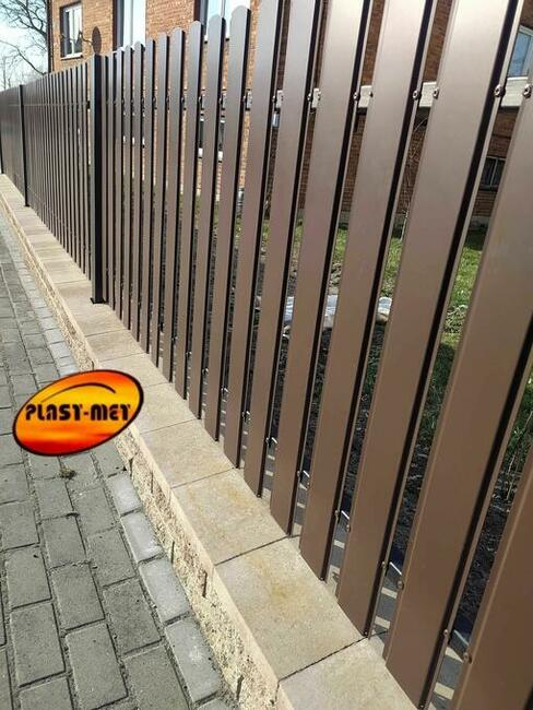 Sztachety metalowe gr.1mm OMEGA ocynkowane proszkowo 9,3cm