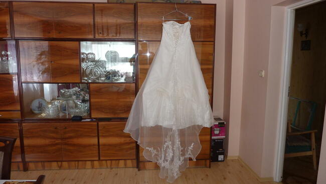 Suknia ślubna, bolerko, welon krótki, buty nr.36.Stan b.dobry.