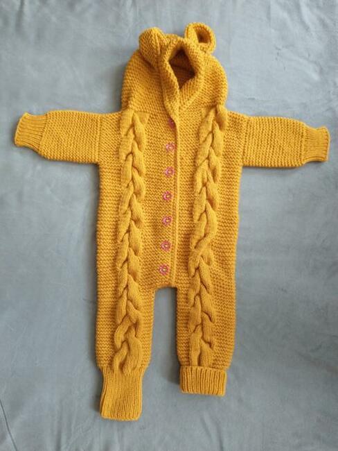 Ręcznie robiony kombinezon niemowlęcy z kapturem - słoneczko