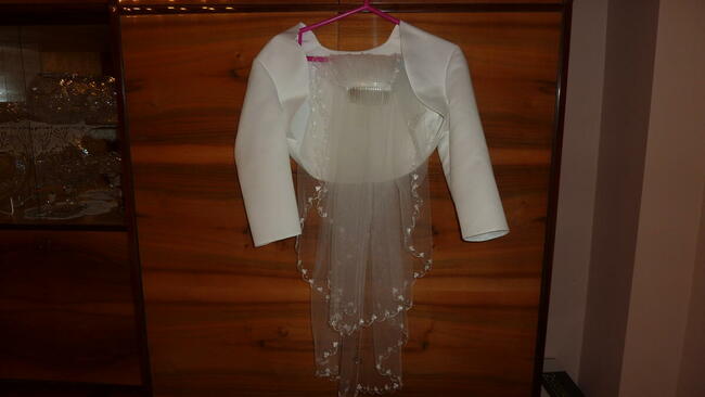 Suknia ślubna, bolerko, welon krótki, buty nr.36.Stan b.dobry.