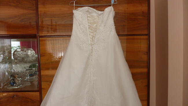 Suknia ślubna, bolerko, welon krótki, buty nr.36.Stan b.dobry.