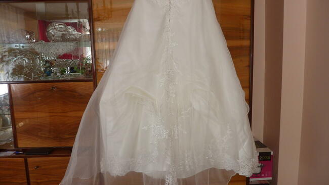 Suknia ślubna, bolerko, welon krótki, buty nr.36.Stan b.dobry.