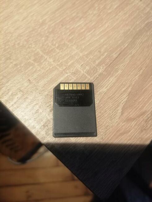 Zabytkowa karta SD o pojemności 16 MB