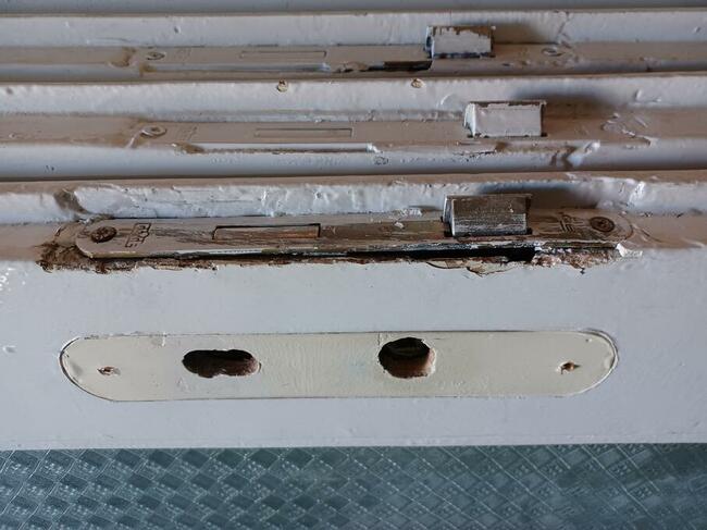 Renowacja drzwi i okien drewnianych