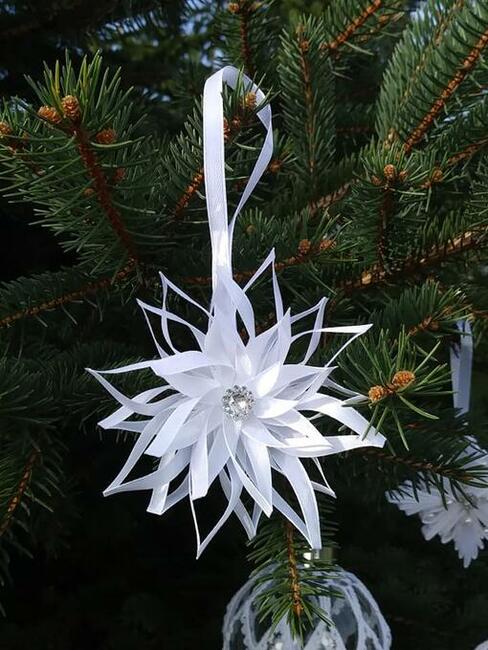 Gwiazdki choinkowe ze wstążki