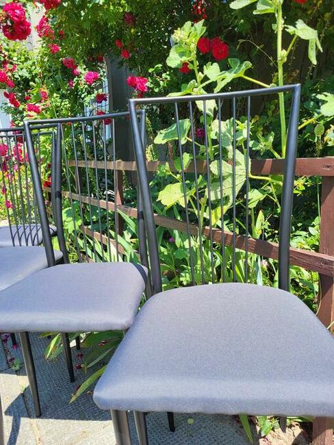Krzesła metalowe tapicerowane na balkon, taras lub kuchnia