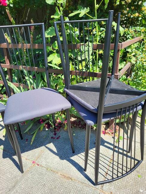 Krzesła metalowe tapicerowane na balkon, taras lub kuchnia