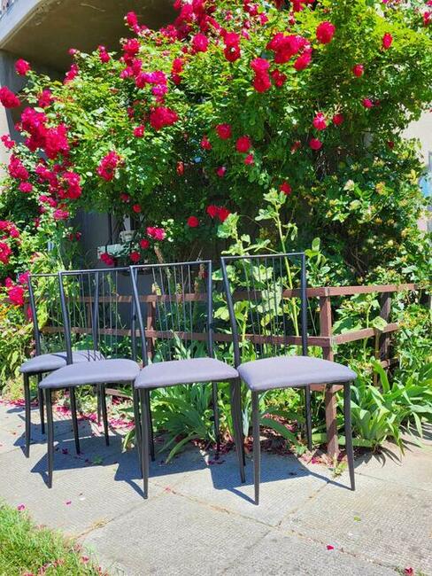 Krzesła metalowe tapicerowane na balkon, taras lub kuchnia