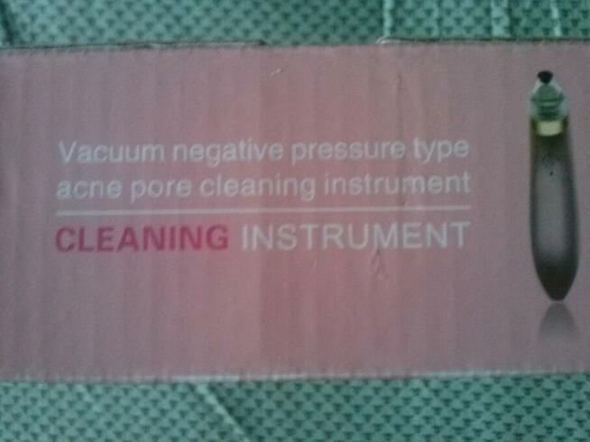 Urządzenie do usuwania wągrów, zaskórników itp., 36 zł.