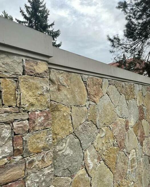 ELEMENTY Z PIASKOWCA Czapki Parapety Schody Biały Żółty