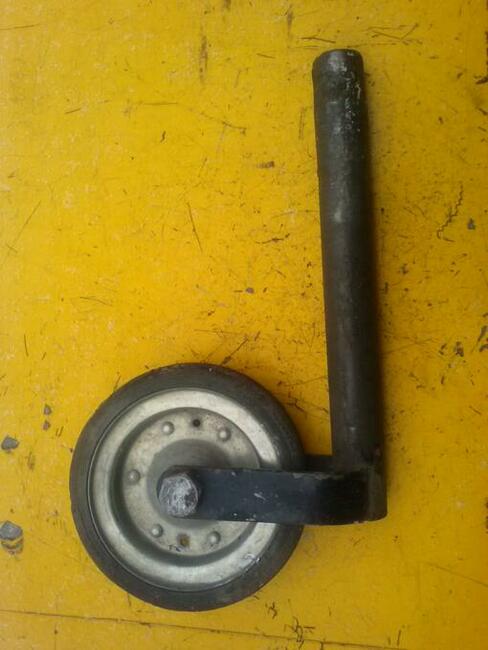Kółko podporowe do przyczepy, 50 zł.