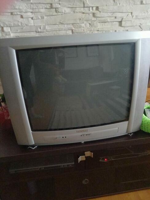 Telewizor PHILIPS w 100 % sprawny